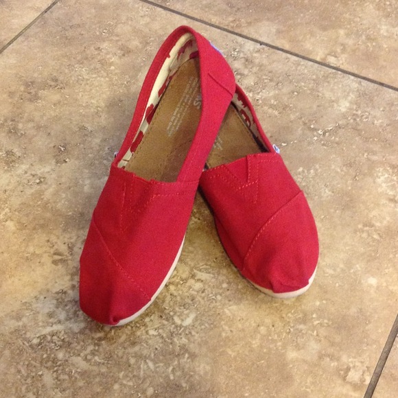 Red TOMS .. 🚫SOLD