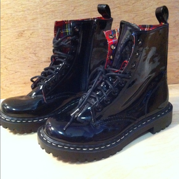 *Reserved for @kiara410* Black patent combat boots