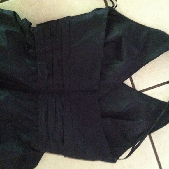 Formal black halter dress - Picture 3 of 4