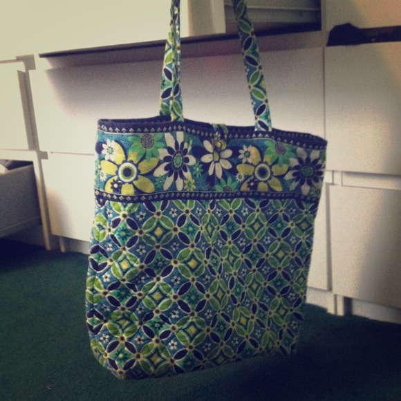Vera Bradley Green Floral Cotton Quilted Bag