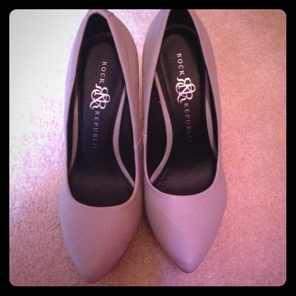 Rock & Republic Gray wedges 🌟TRADED🌟