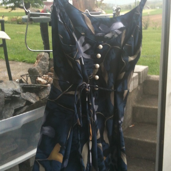 Party dress - Picture 2 of 2