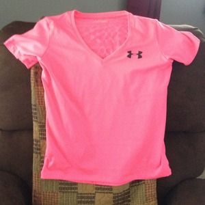 Under armour hot pink shirt