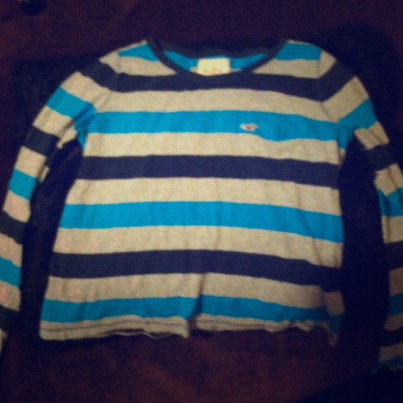 Hollister shirt !.. - Picture 1 of 1