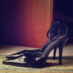 🚫🚫 SOLD 🚫🚫Super sexy black strapy shoes.