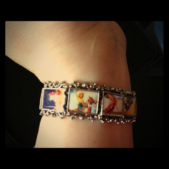 Vintage Western Pin-Up bracelet