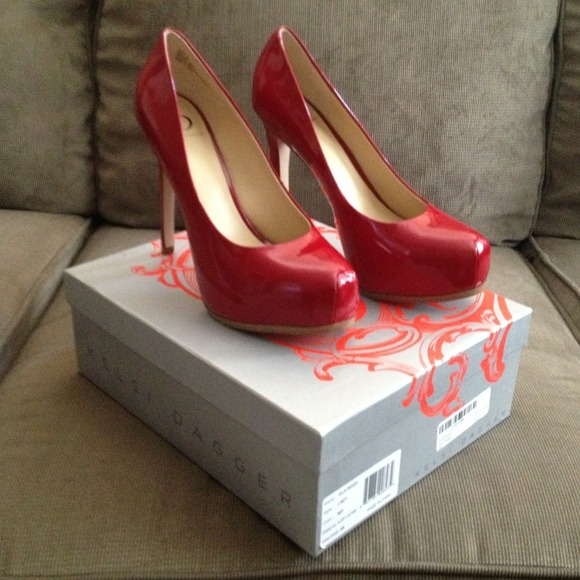 Kelsi Dagger/Pour la Victoire Red Pumps! NWOT! 😍