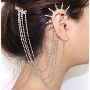 Spiked Ear Cuff w/ Comb Chain