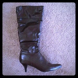 Brown heeled boot 8 1/2