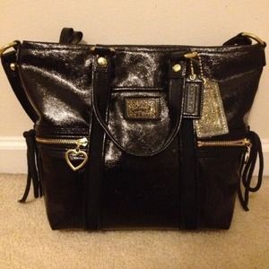 🚫SOLD🚫New with tags Coach Daisy Pocket Tote