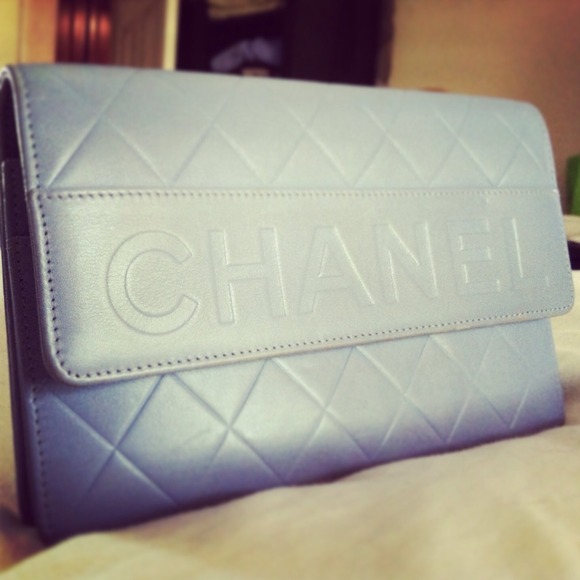CHANEL WOC - Picture 1 of 3