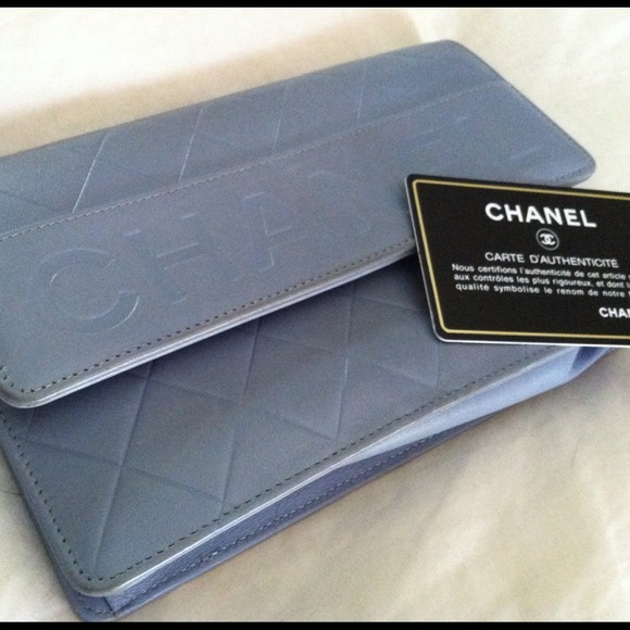 CHANEL WOC - Picture 3 of 3
