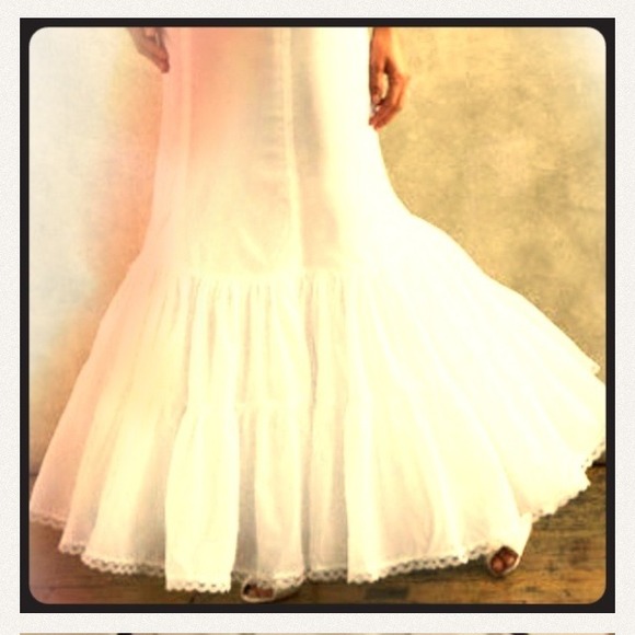 ⚠SOLD⚠David's bridal trumpet petticoat