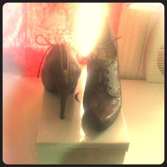 Glitter High Heels with tie up strings