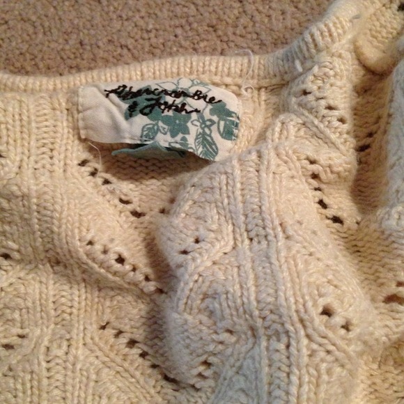 Abercrombie shrug - Picture 2 of 2