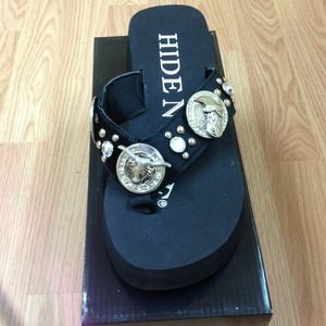 Hide and Sole flip flops