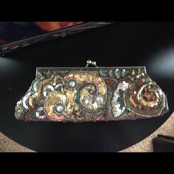 Sequence green and gold clutch! - Picture 1 of 1