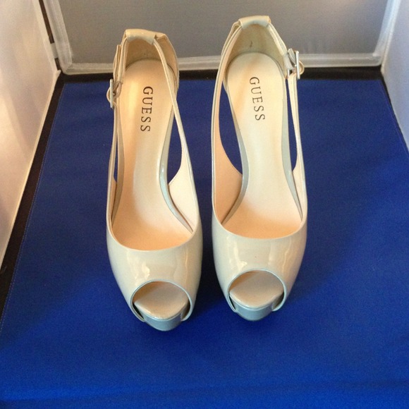 Guess Patent leather heel