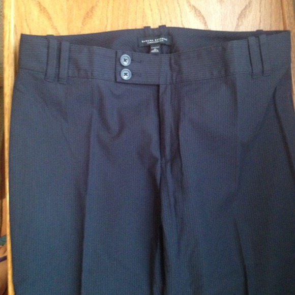 ❗SOLD❗SZ 10 Banana Republic navy pinstripe pants.