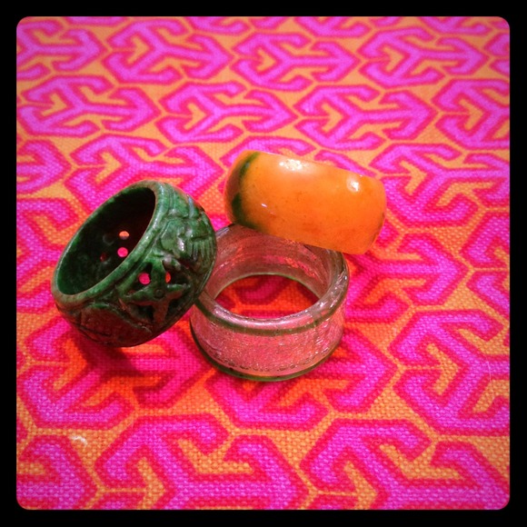 Set of 3 jade and glass rings