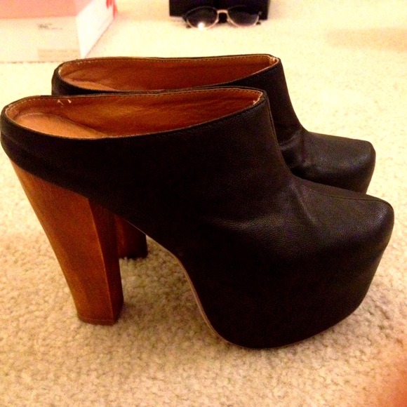 TRADED!!! Cool shoes. Size 7. No box.