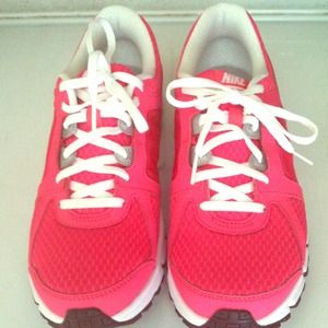 Nike dual fusion.. Brand new! During sale!!