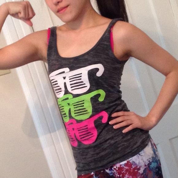 Cute Brooklyn Industries Shirt in Grey and Neon. - Picture 2 of 3