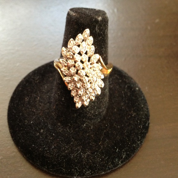 14kt GOLD CASCADING RING! - Picture 3 of 4