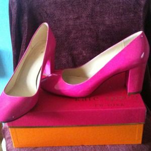 Lipstick pink pumps