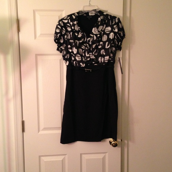 💢💢Sold in a Bundle💢💢💢Gorgeous dress!!