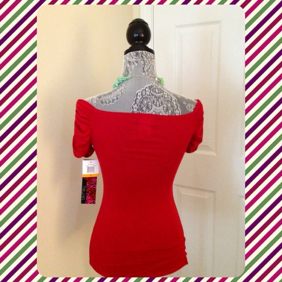 Red Top - Picture 2 of 2