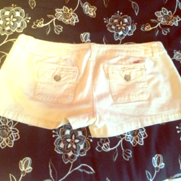 Light yellow AE shorts