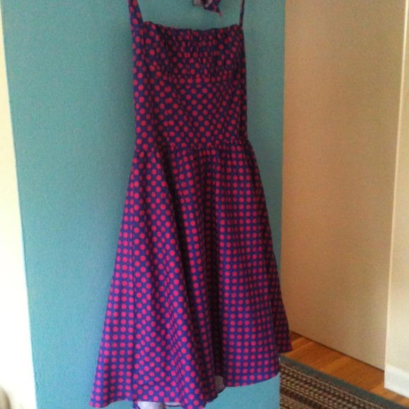 Pinup style halter dress - Picture 2 of 2