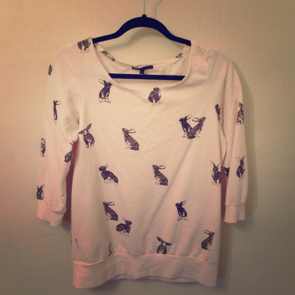 ❌SOLD❌🐰UO bunny sweatshirt, size L