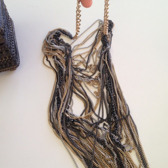 Neckless - Picture 2 of 2