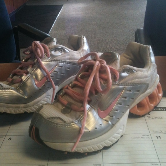 Womens Nike running shoe