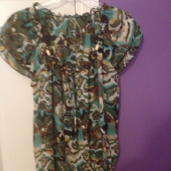 Cute patterned top.