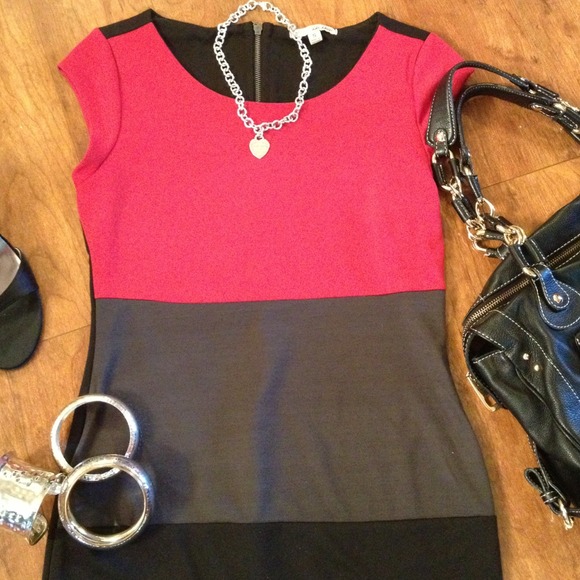 Color block dress - Picture 2 of 4
