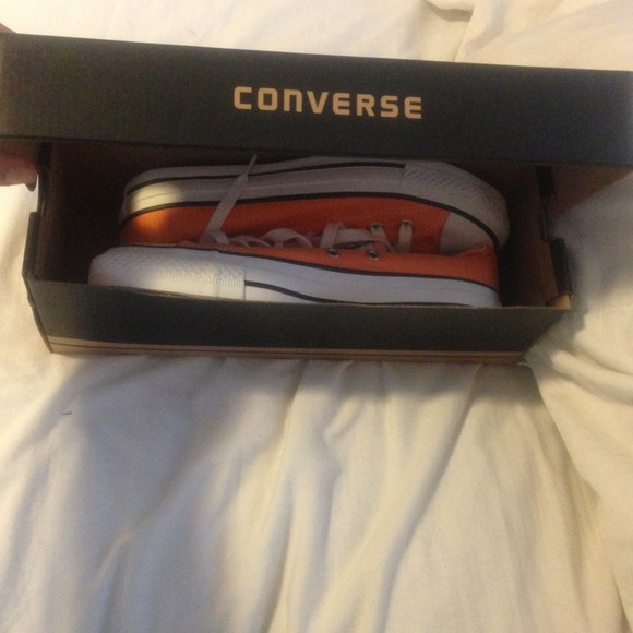 Converse - Picture 3 of 3