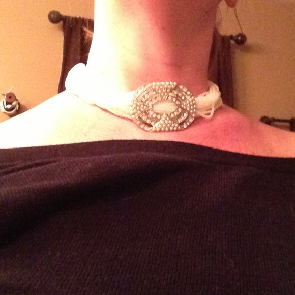 White, beaded choker - Picture 2 of 2