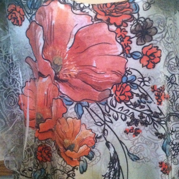 GIFTED💚💚Greens and Oranges Floral Butterfly Top - Picture 3 of 4