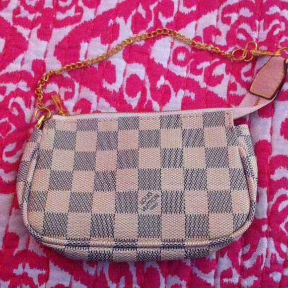 ⭐PARTIAL TRADE⭐ Louis Vuitton Mini Purse Clutch
