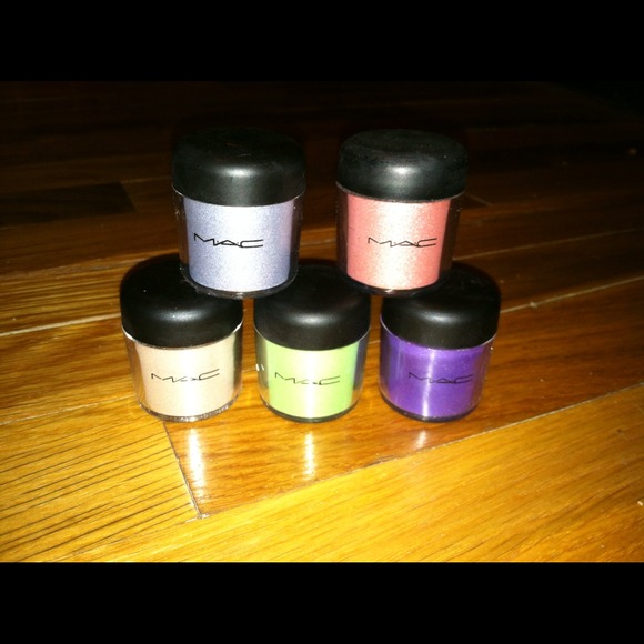 💥RESERVED💥🎨MAC PIGMENTS🎨NOT AUTHENTIC