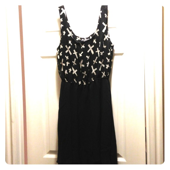 Hot topic hi-low cross dress