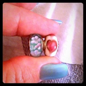 2 pandora charms