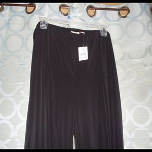 Black flowy Capri pants