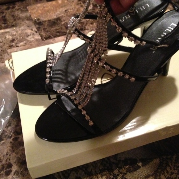 Black shoes with rhinestones