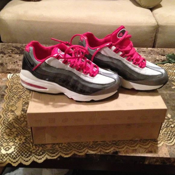 Air max fushia and white