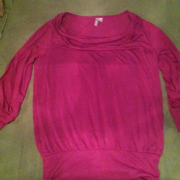Medium cowl neck