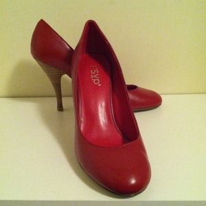 Brand new red round-toe high heels